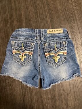 Rock Revival Vintage Women's Denim Shorts in Faded Blue Sz 29